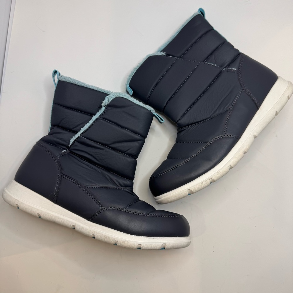 DSG Women’s Water resistant Lightweight‎ Snow Boots, Size 6
